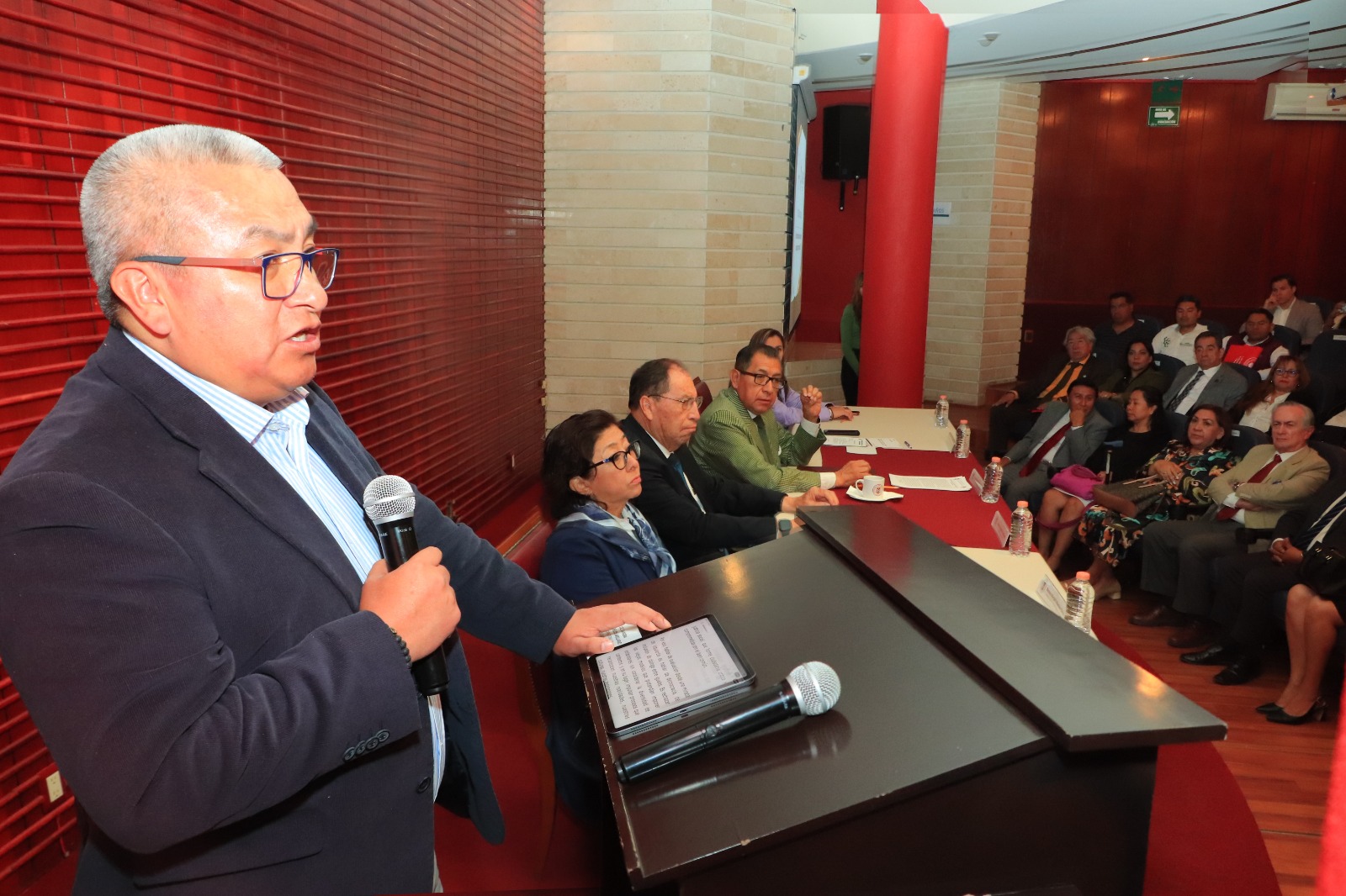 UATx y SEPE entregan constancias a participantes de talleres de SEAES